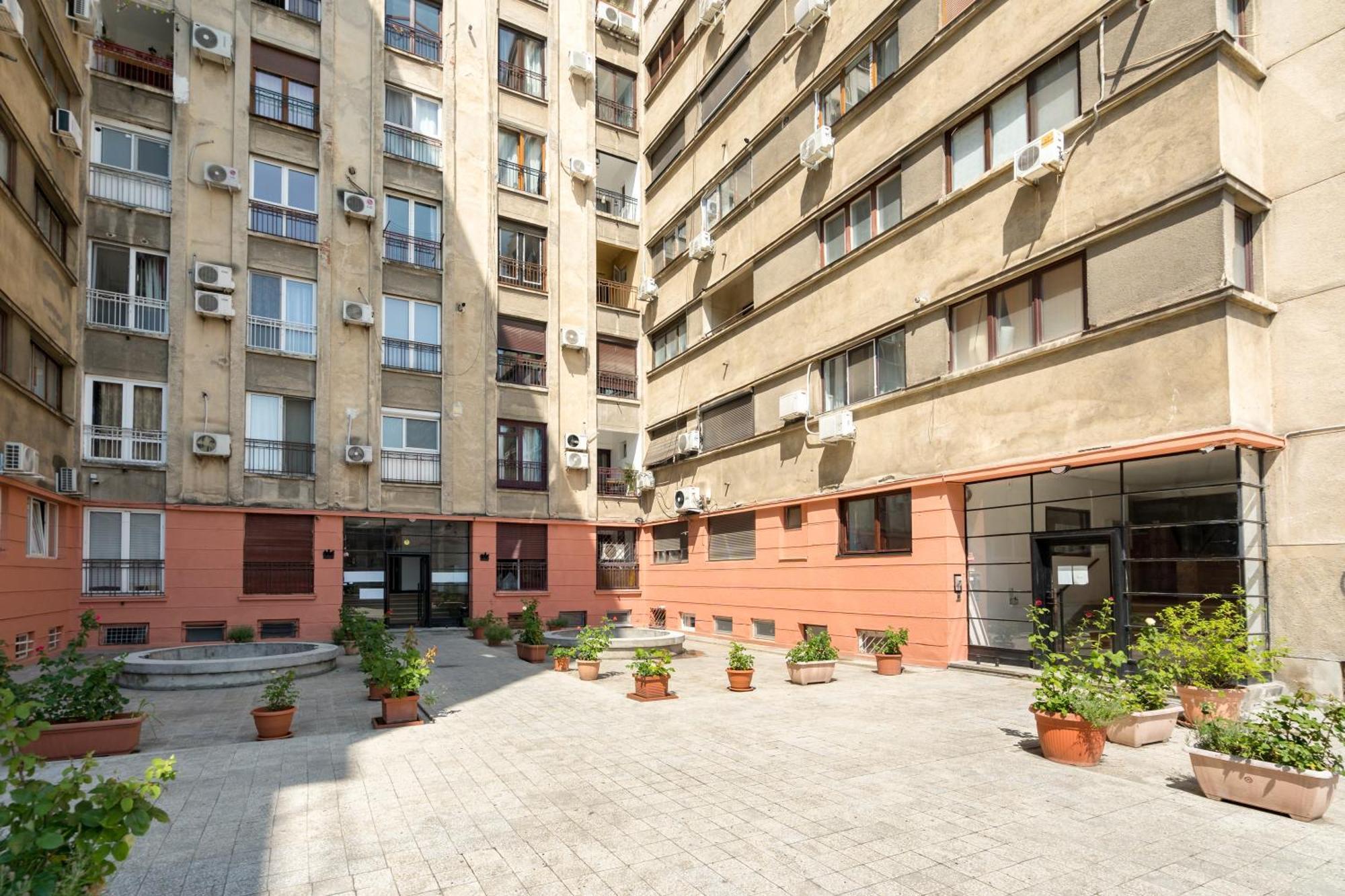 Steps2 Old Town & Metro - The Adventure Apartamento Bucareste Exterior foto